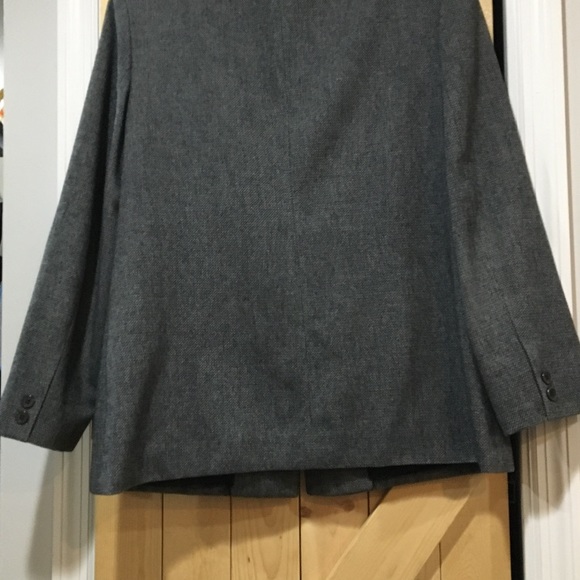 Women’s Dress Blazer - Picture 3 of 3